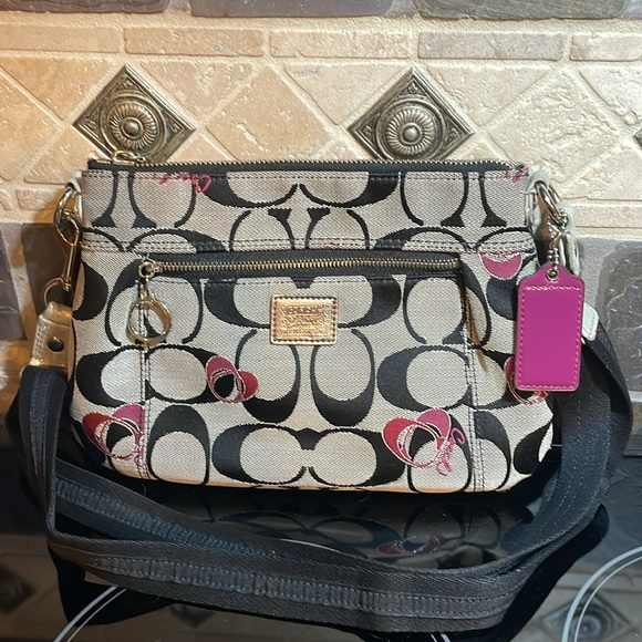 EUC Coach Poppy Signature Hearts Crossbody with pink and silver hearts - Picture 1 of 15